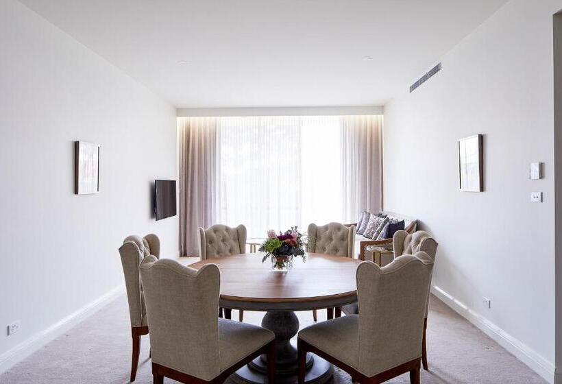 Люкс, Knightsbridge Canberra