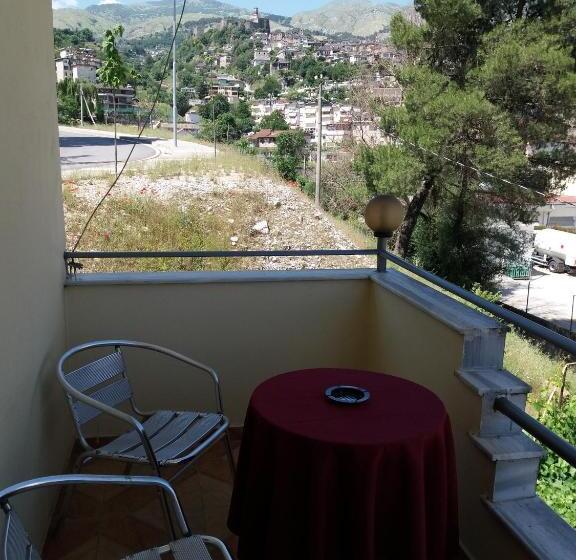 スタンダードルーム, Qiqi