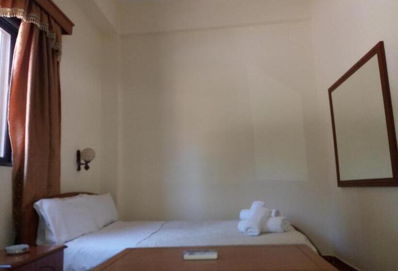 バルコニー付きスタンダードトリプルルーム, Qiqi