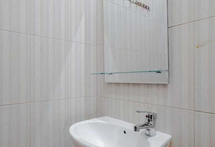 エコノミールーム, Reddoorz @ Jalan Biak Roxy Jakarta