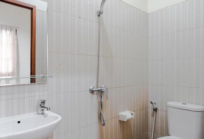 Номер Стандарт, Reddoorz @ Jalan Biak Roxy Jakarta