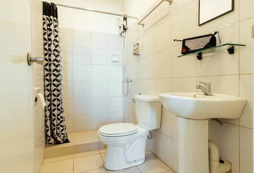 استودیوی استاندارد, Reddoorz Plus @ Kamuning Quezon City