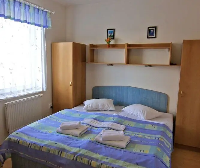 اتاق استاندارد, Guest House Maxim