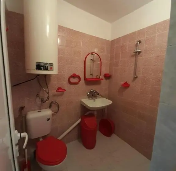 اتاق لوکس با بالکن و چشم‌انداز دریا, Villa Trakia