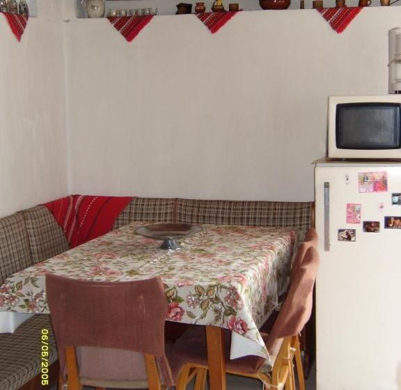 Четырехместный Номер Стандарт с Балконом, Villa Trakia