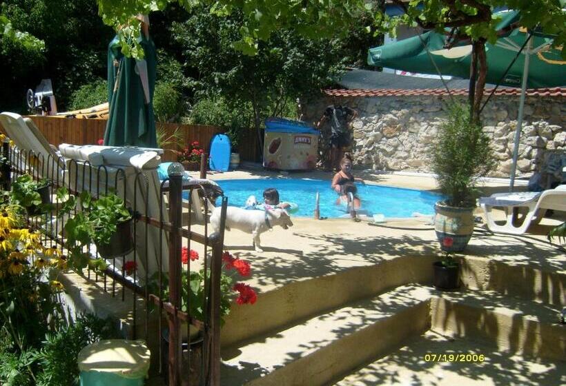 Апартаменты 2 Спальни, Villa Trakia