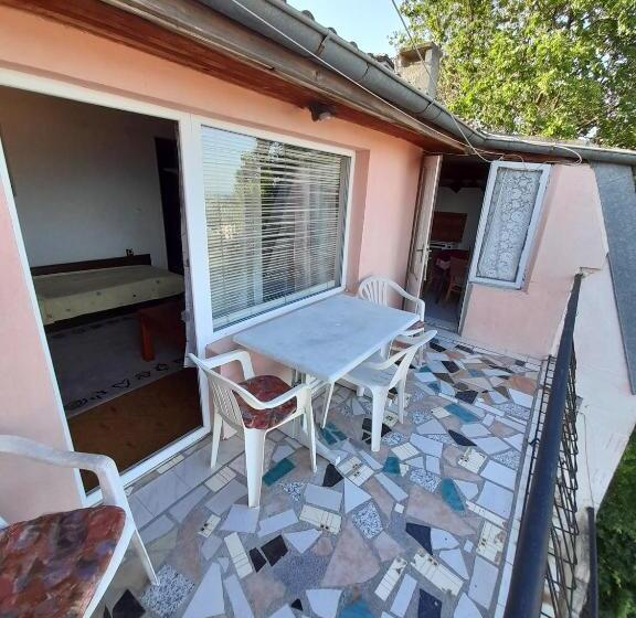 Трехместный Номер Стандарт Совместная Ванная, Villa Trakia