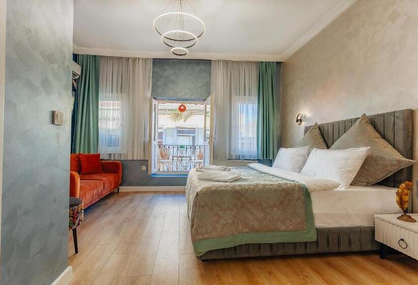 バルコニー付きスタンダードトリプルルーム, Taksim Bi Center Suites