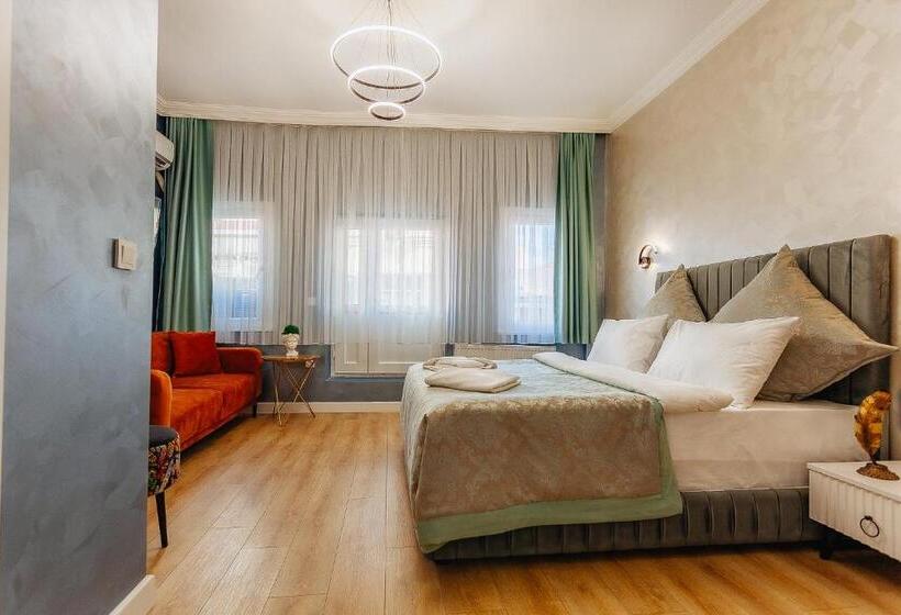バルコニー付きスタンダードトリプルルーム, Taksim Bi Center Suites