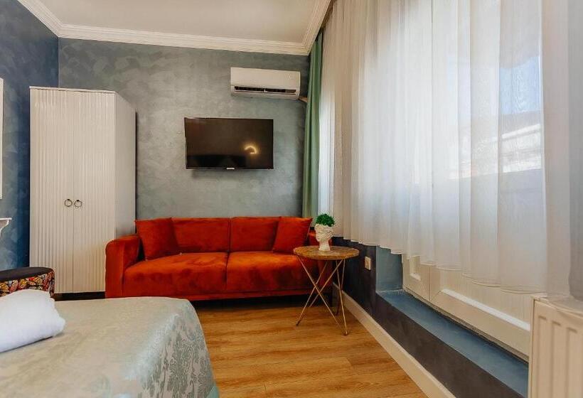 バルコニー付きスタンダードトリプルルーム, Taksim Bi Center Suites