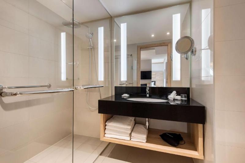 سوئیت جونیور با چشمانداز کوهستان, Radisson Blu Hotel & Residences