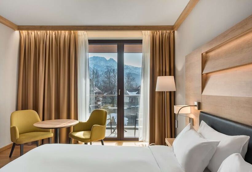 Premium room w/ mountain view, Radisson Blu Hotel & Residences