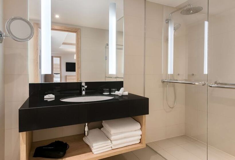 سوییت با چشمانداز کوه, Radisson Blu Hotel & Residences