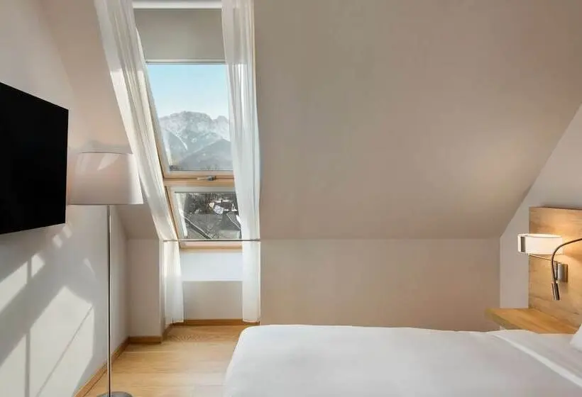 マウンテンビュースイート, Radisson Blu Hotel & Residences