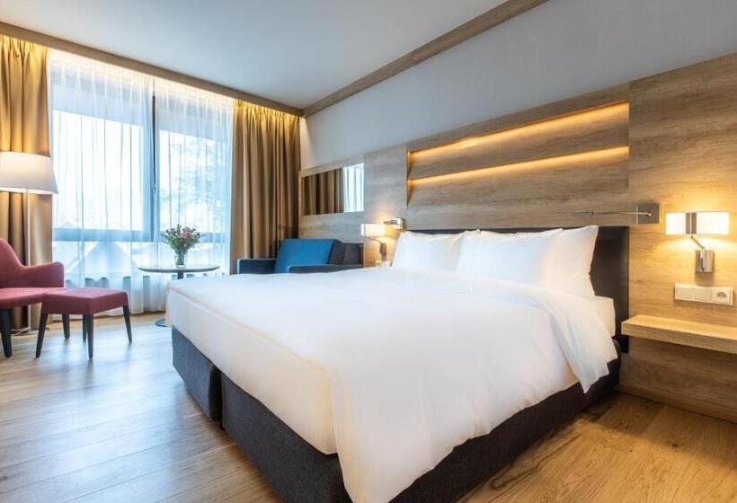 اتاق خانوادگی, Radisson Blu Hotel & Residences