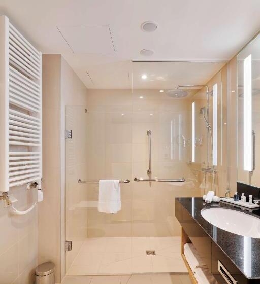 Семейный Номер Вид на Горы, Radisson Blu Hotel & Residences