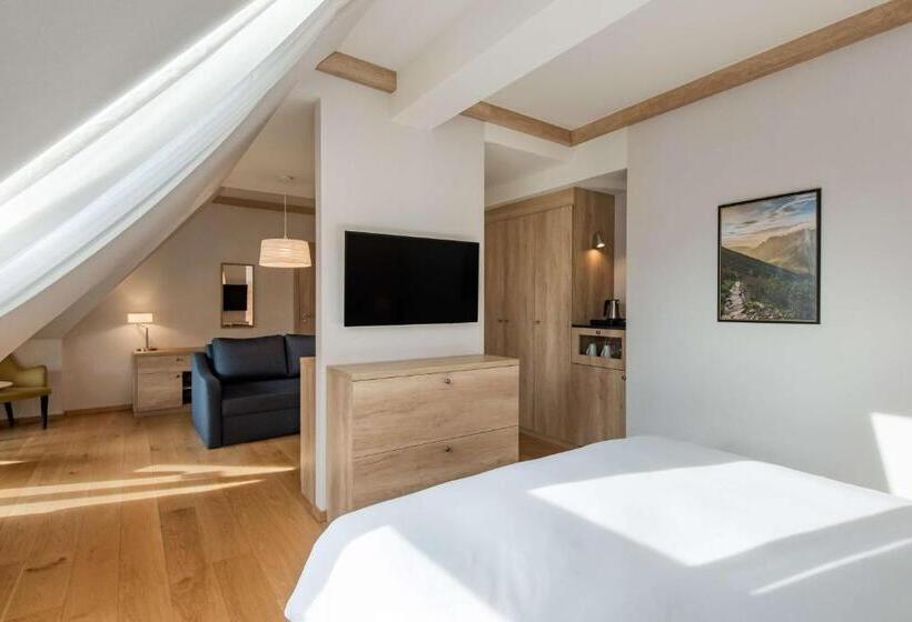 سوئیت جونیور با چشمانداز کوهستان, Radisson Blu Hotel & Residences