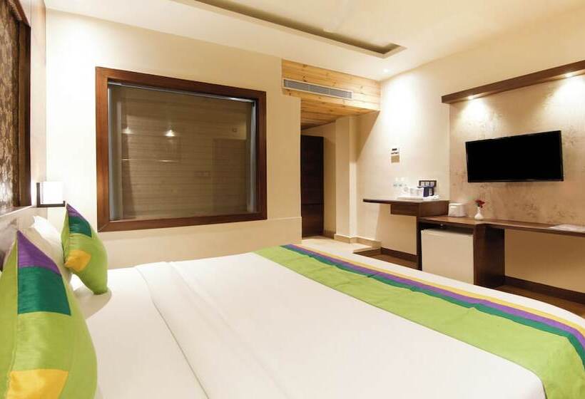 标准间, Treebo Punjabi Nature Residency, Near Faridabad Railway Station