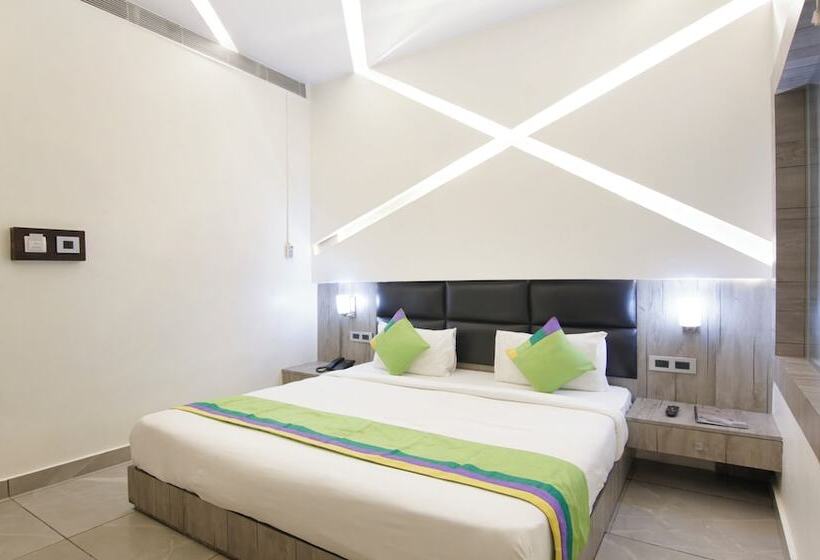 豪华房间, Treebo Punjabi Nature Residency, Near Faridabad Railway Station