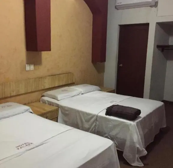اتاق استاندارد چهار تخته, Xalapa