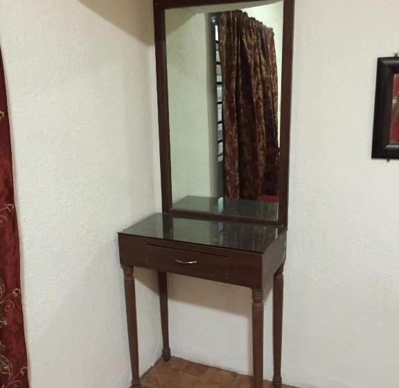 اتاق استاندارد چهار تخته, Xalapa