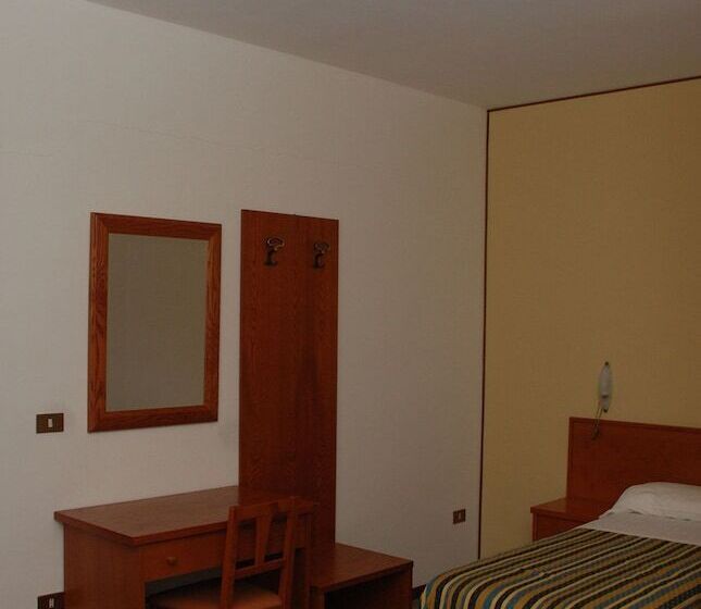 スタンダードトリプルルーム, B&b Sant'eufemia