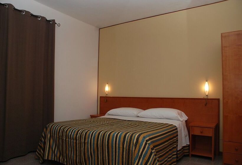 اتاق استاندارد سه نفره, B&b Sant'eufemia