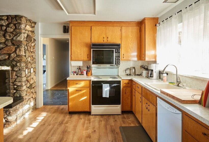 3ベッドルームハウス, Bed & Barrel At Stonehouse Cellars