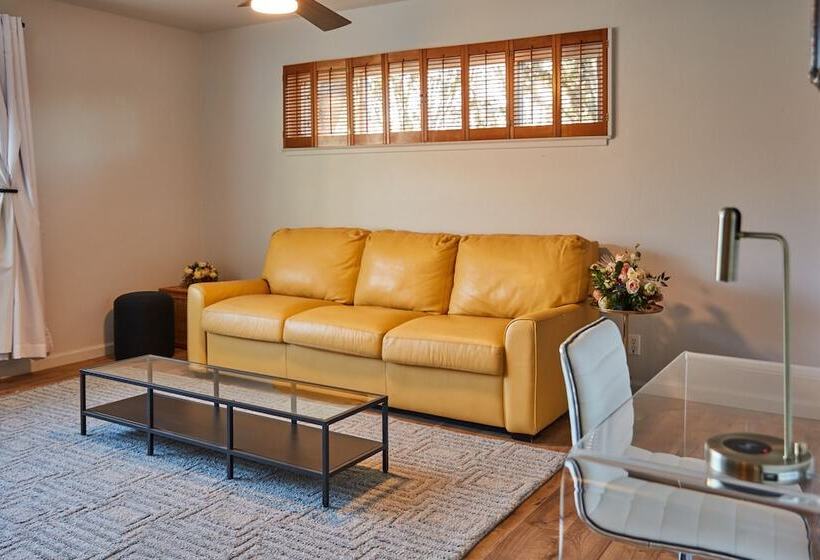 3ベッドルームハウス, Bed & Barrel At Stonehouse Cellars