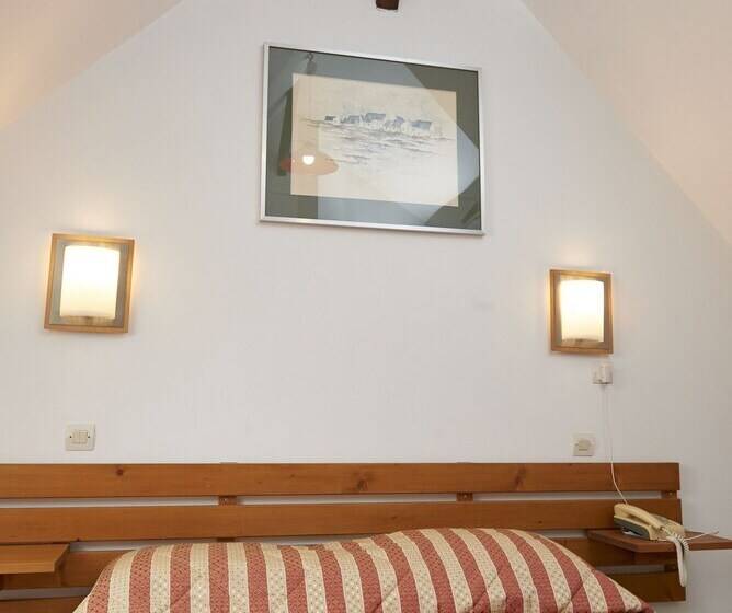 اتاق استاندارد سه نفره, Chambres D'hotes Du Colvert