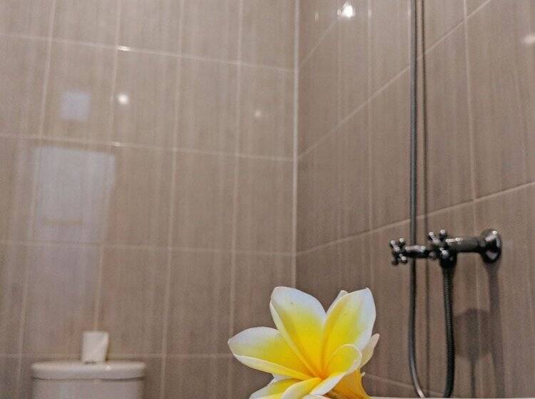 Номер Deluxe Вид на Бассейн, Serangan Inn Mimba