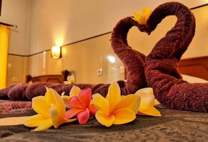 プールビューのデラックストリプルルーム, Serangan Inn Mimba