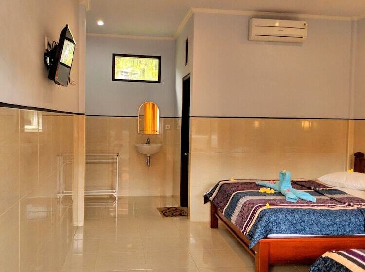 Pokój Trzyosobowy Deluxe Widok Basen, Serangan Inn Mimba