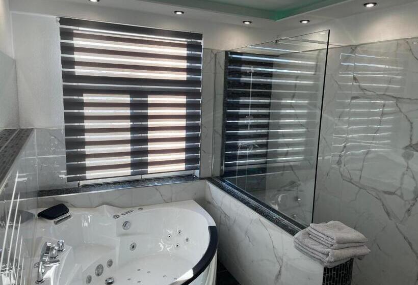 스탠다드 자쿠지 룸, Anker