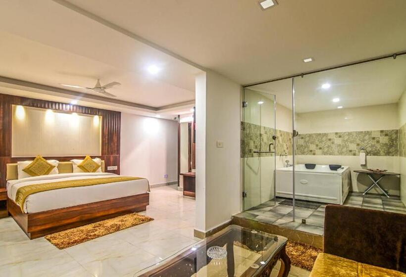 스탠다드 룸 킹사이즈 침대, De Falcon Goa Beach Resort