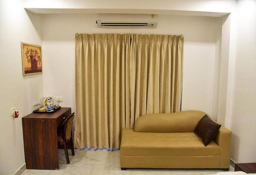 带阳台的豪华间, De Falcon Goa Beach Resort