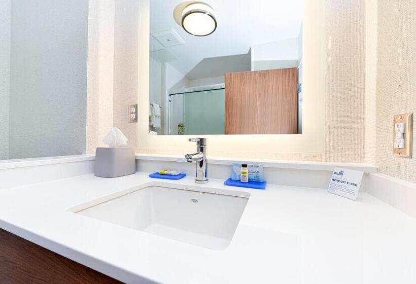 带大床的标准间, Holiday Inn Express & Suites   Elko, An Ihg