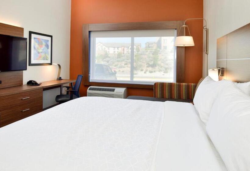 带大床的行政房间, Holiday Inn Express & Suites   Elko, An Ihg