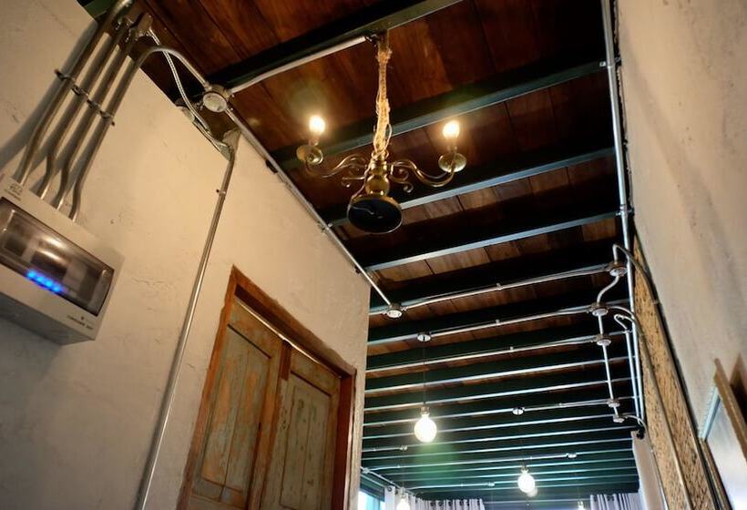 Студия Стандарт Двуспальная Кровать, Voraman Hut