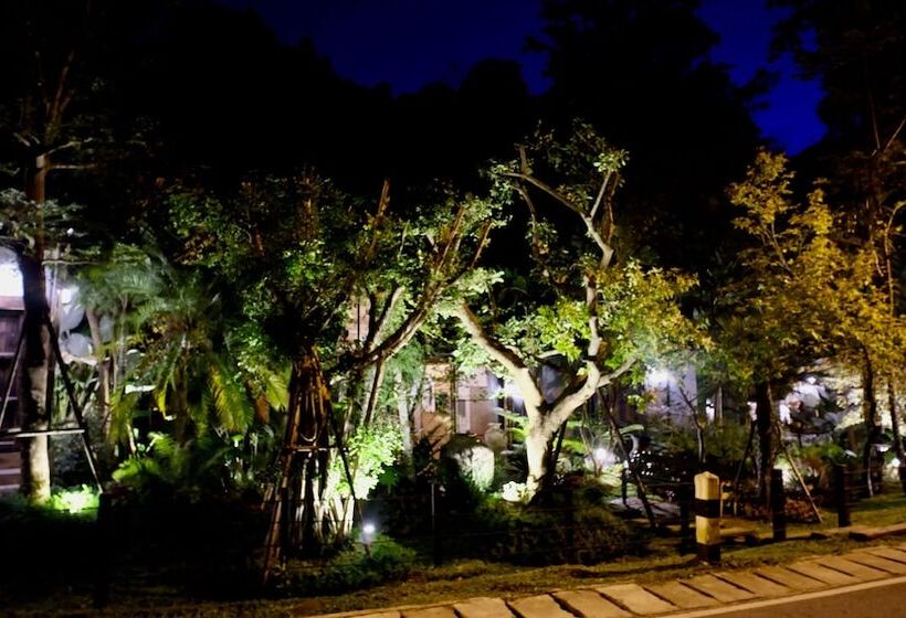 ویلای 2 خوابه, Voraman Hut
