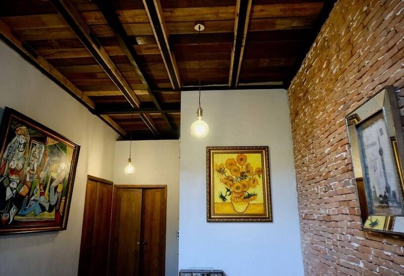 ویلای 2 خوابه, Voraman Hut