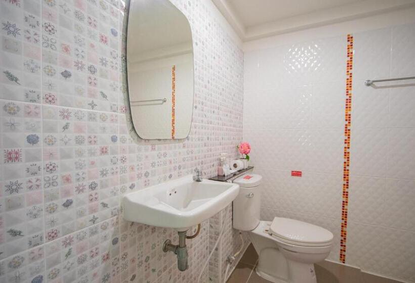 Quarto Triplo Estandar, Anchalee Resort