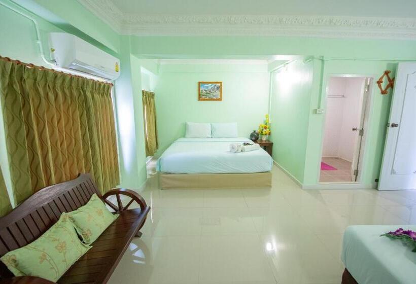 Quarto Triplo Estandar, Anchalee Resort