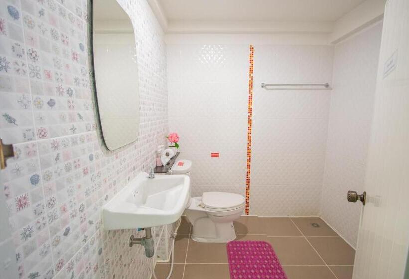 Quarto Triplo Estandar, Anchalee Resort