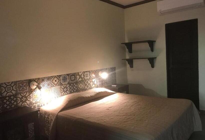 标准房带园景, & Bar La Guitarra