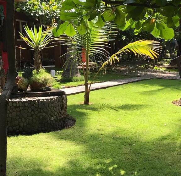 غرفة قياسية مطلّة علي الحديقة, & Bar La Guitarra