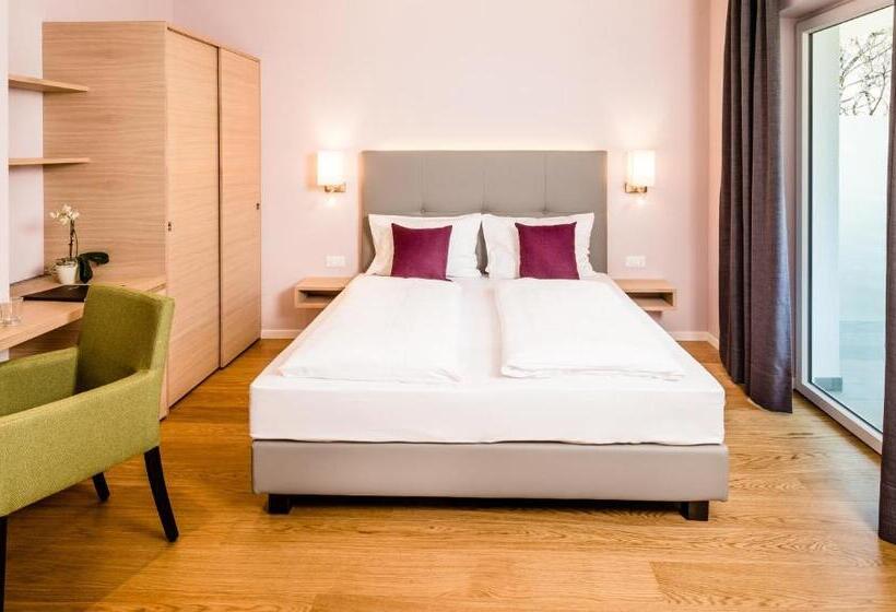 סוויטת ג'וניור עם מרפסת, Jardis Boutique