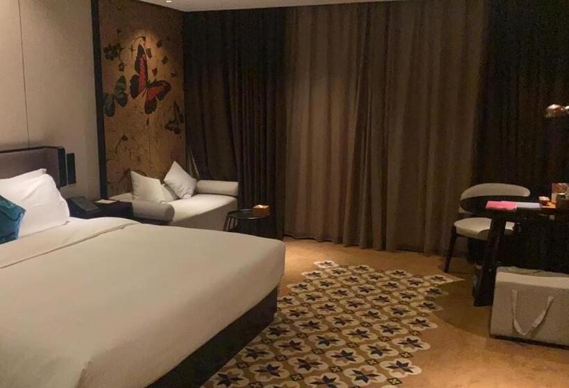 Номер Superior Кровать Кинг, Paco Hotel Chebeinan Metro Guanghzou