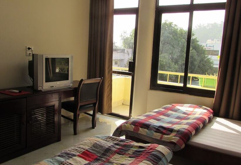 اتاق استاندارد با بالکن, Viet Nhat Halong Hotel   Bai Chay