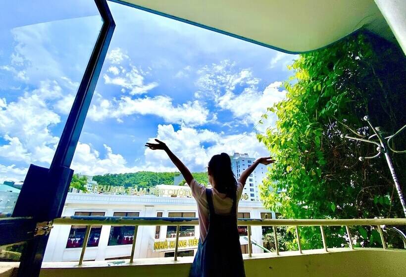 اتاق استاندارد با بالکن, Viet Nhat Halong Hotel   Bai Chay
